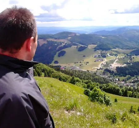 33 A 8 Ad Kamzik Apartament