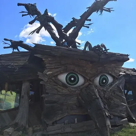 33 A 8 Ad Kamzik * Donovaly